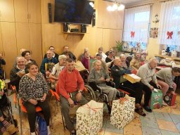 Rozdanie paczek mieszkańcom Bytomskiego Centrum Wsparcia, 23.12.2025